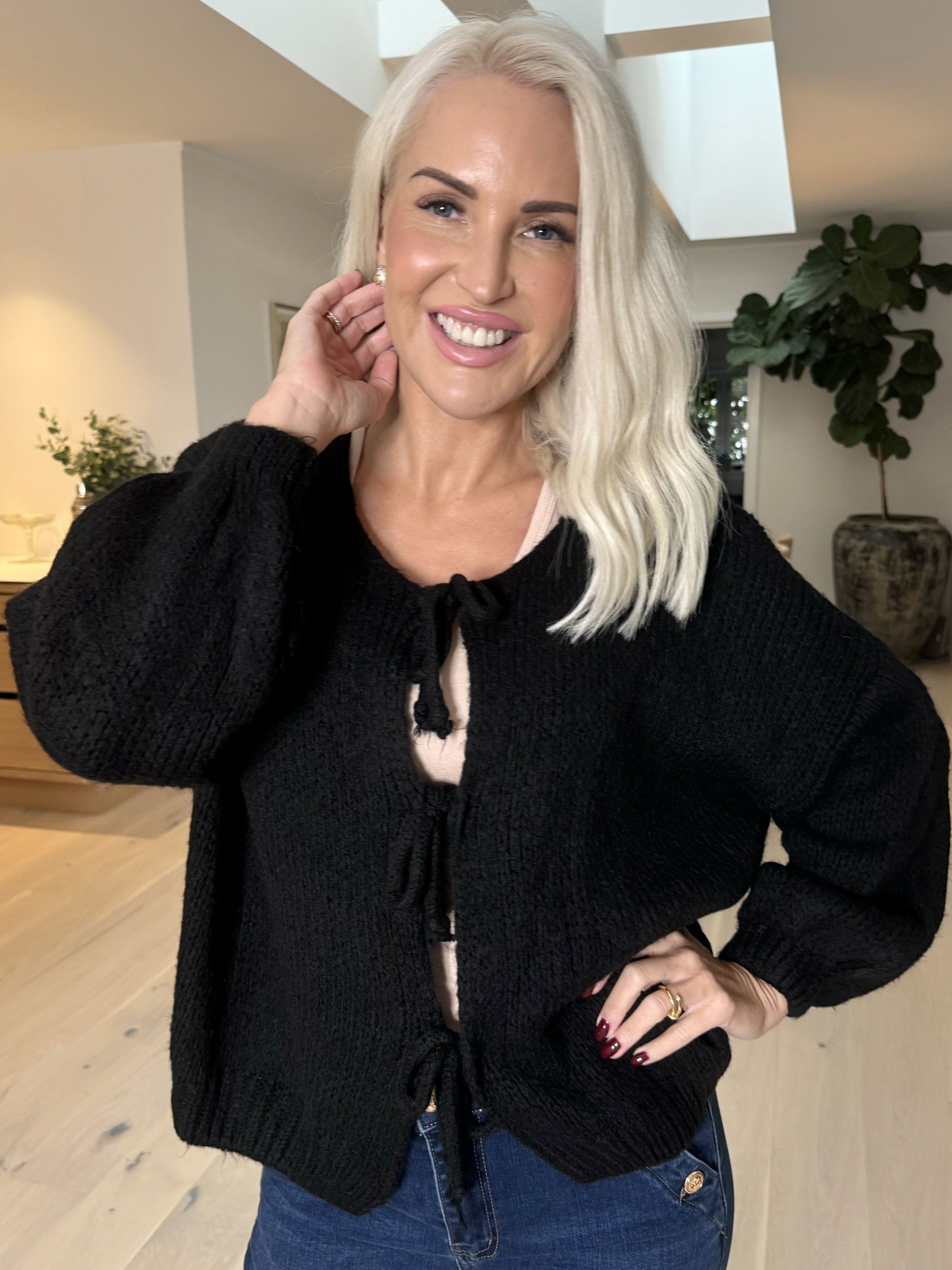 Kimberly - Söt tjock stickad kofta med rosetter